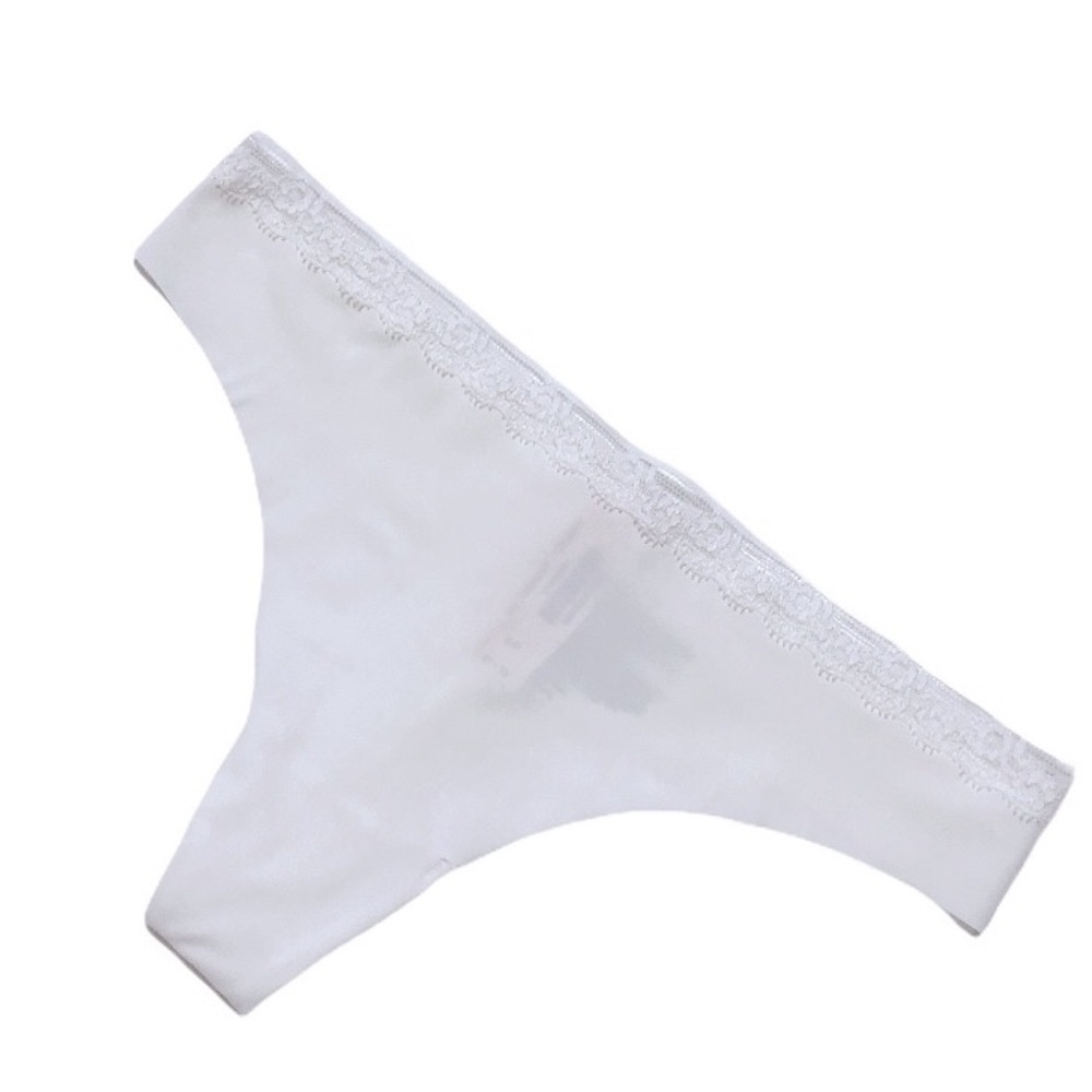 NWT 2013’ Victoria’s Secret White Lace Top Thong - Picture 3 of 6